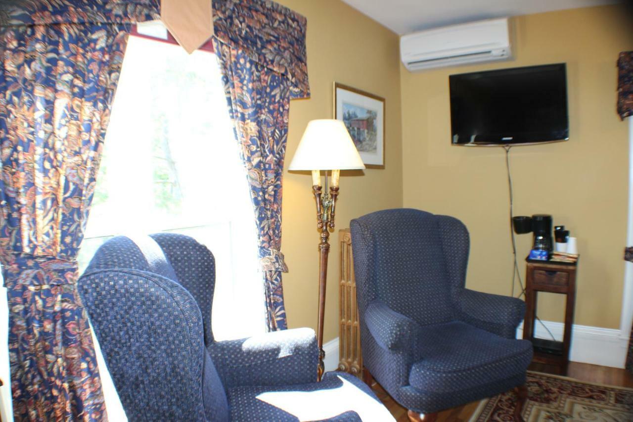 Evangeline Inn & Motel Grand-Pre Екстер'єр фото