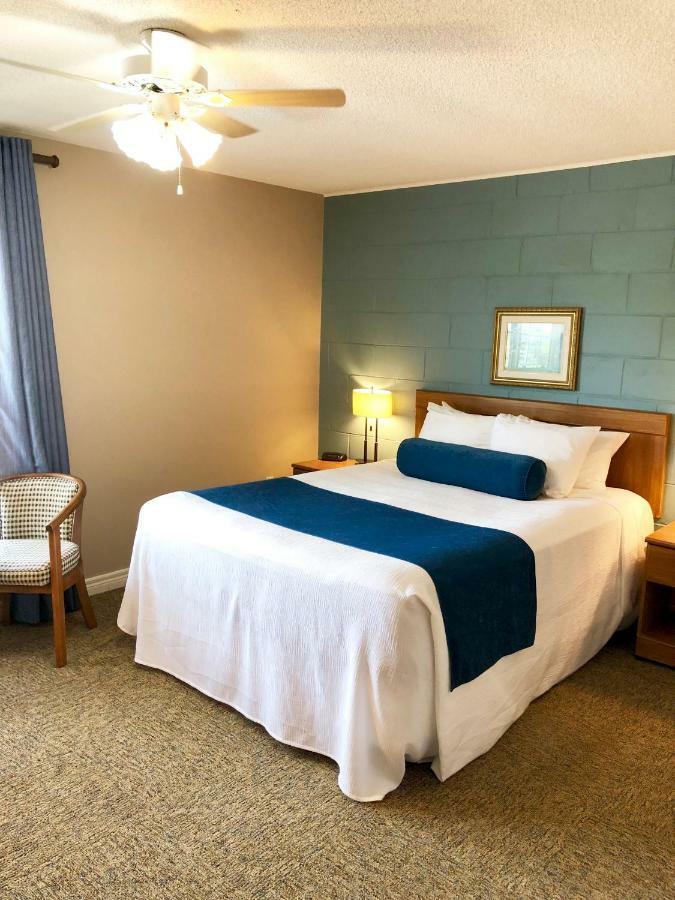 Evangeline Inn & Motel Grand-Pre Екстер'єр фото