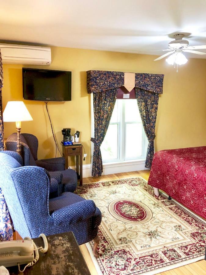 Evangeline Inn & Motel Grand-Pre Екстер'єр фото